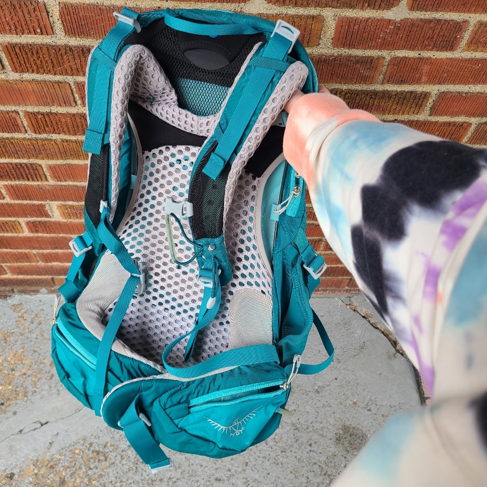 OSPREY Mira AG 34 Backpack XS/S with rain cover - Picture 2 of 12